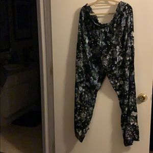Women’s floral wide leg pants GUC